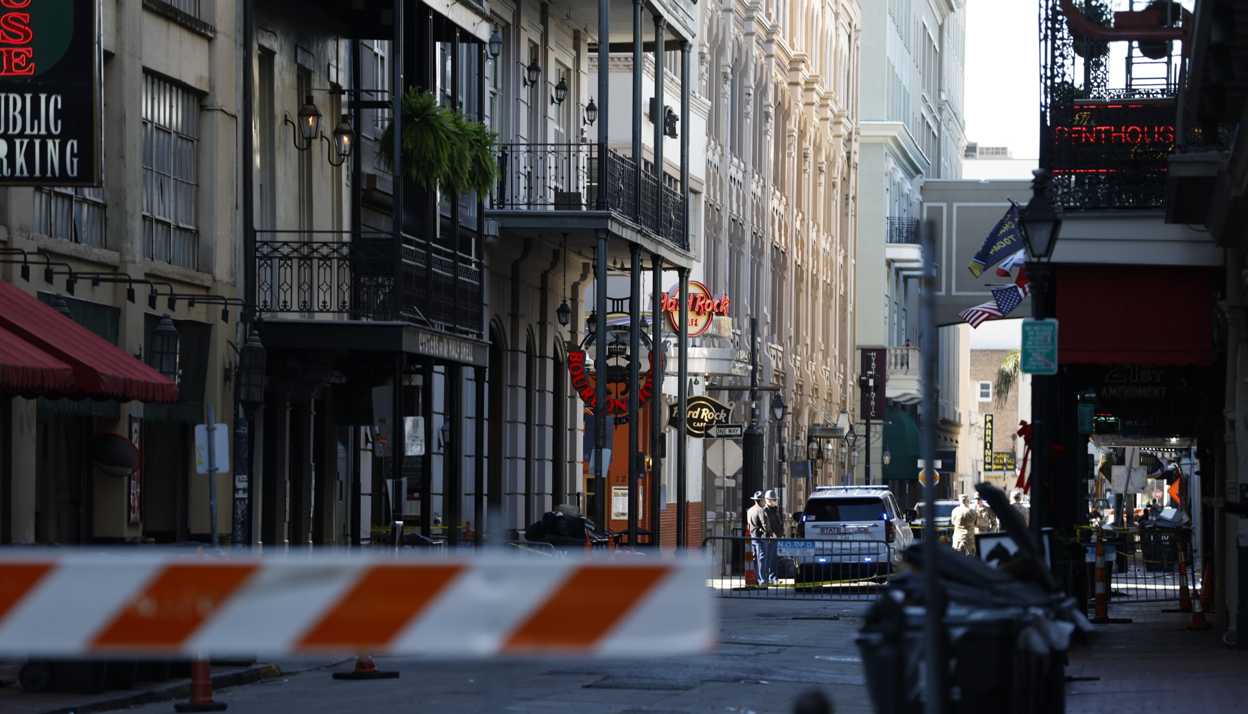 Bourbon Street to reopen ahead of Sugar Bowl, per New Orleans Mayor