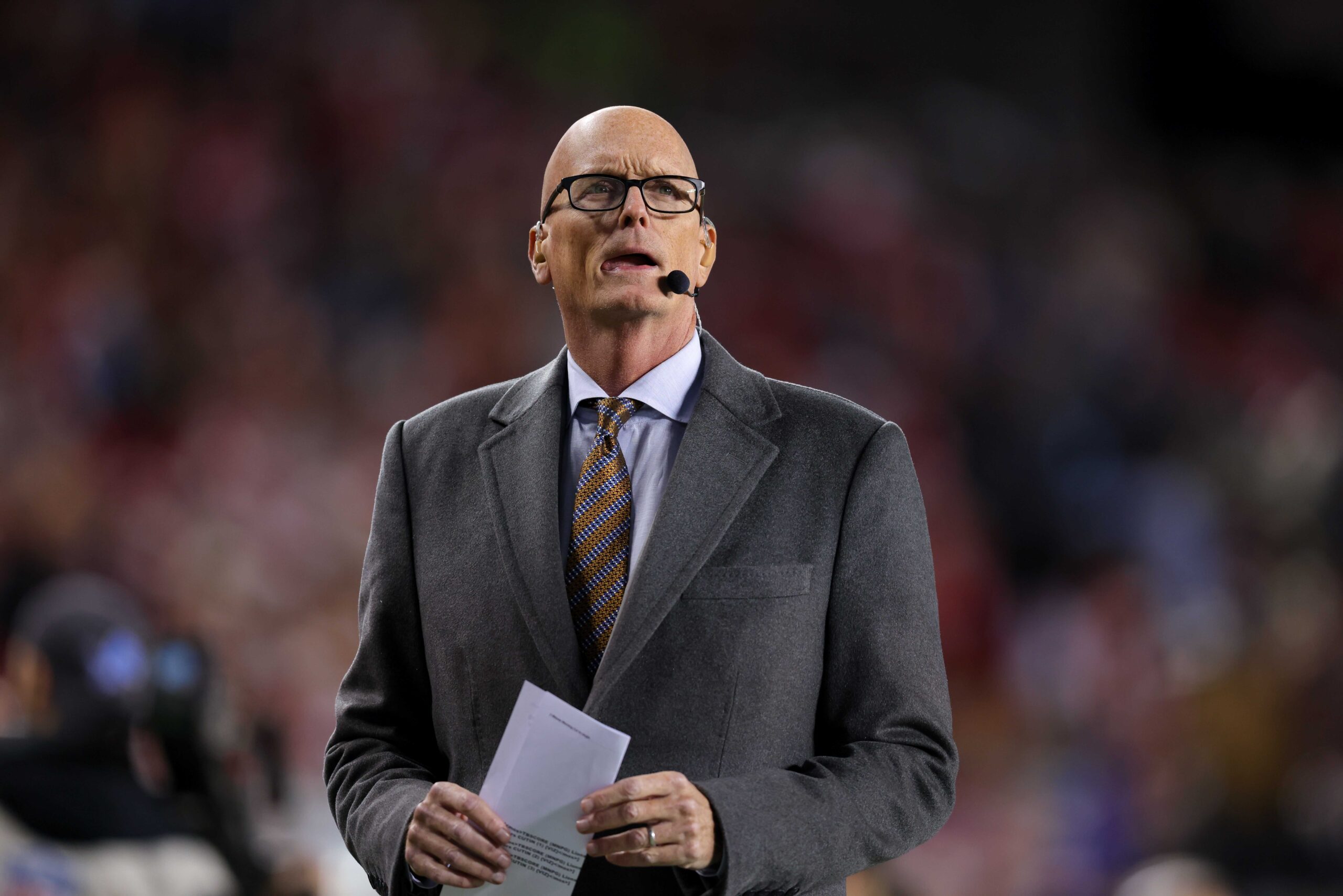 Scott Van Pelt unleashes Lou Holtz impression during national title game