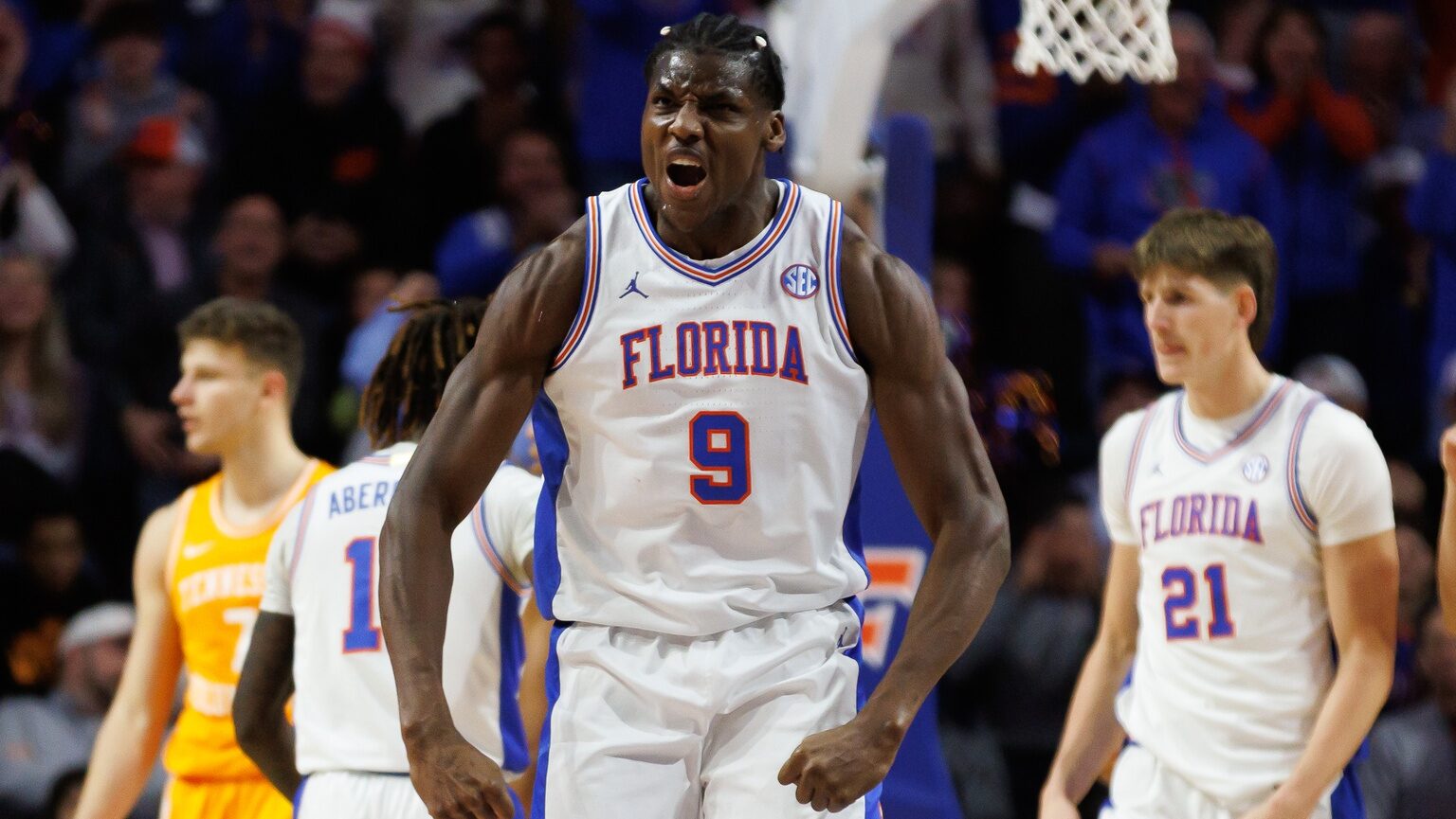 Florida hands top-ranked Tennessee its first loss of the season in historic rout