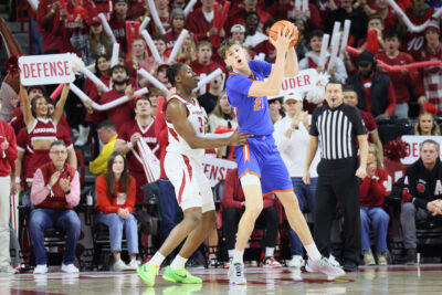 Florida forward Alex Condon during a play against Arkansas in 2025.