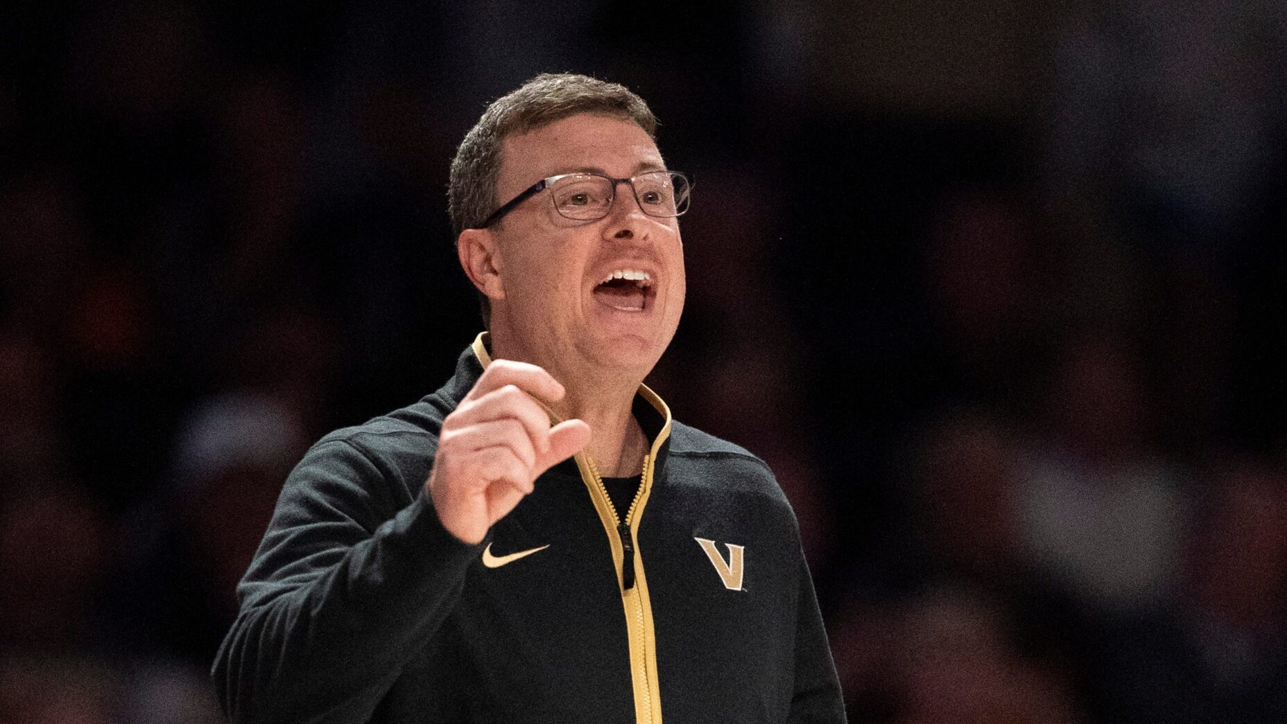 Mark Byington praises Vandy faithful for elite environment during upset of Tennessee
