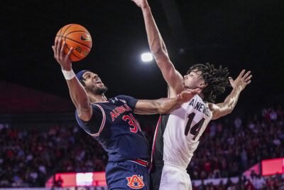 Auburn is shown beating Georgia.