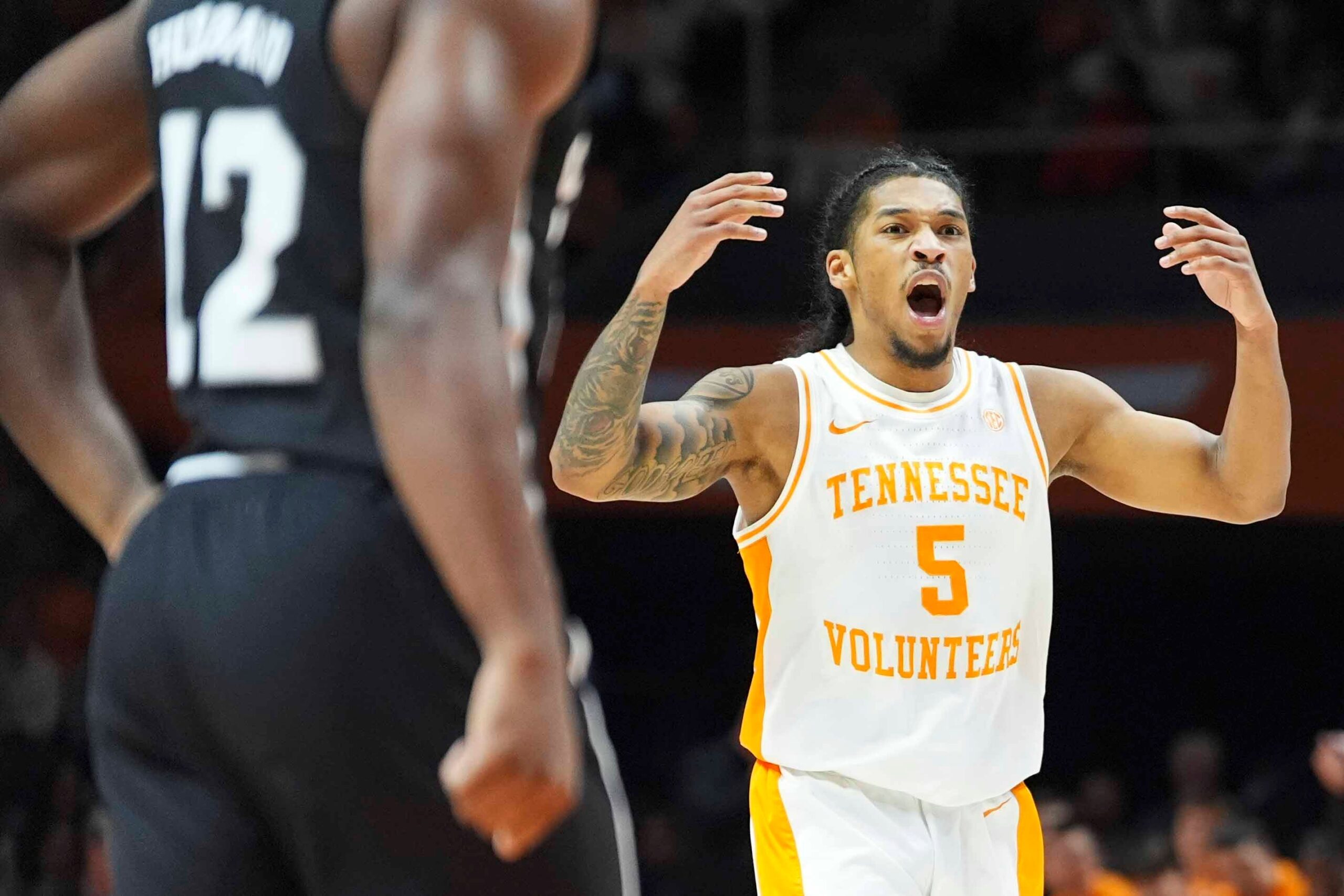 Tennessee outlasts Mississippi State for bounce-back SEC win
