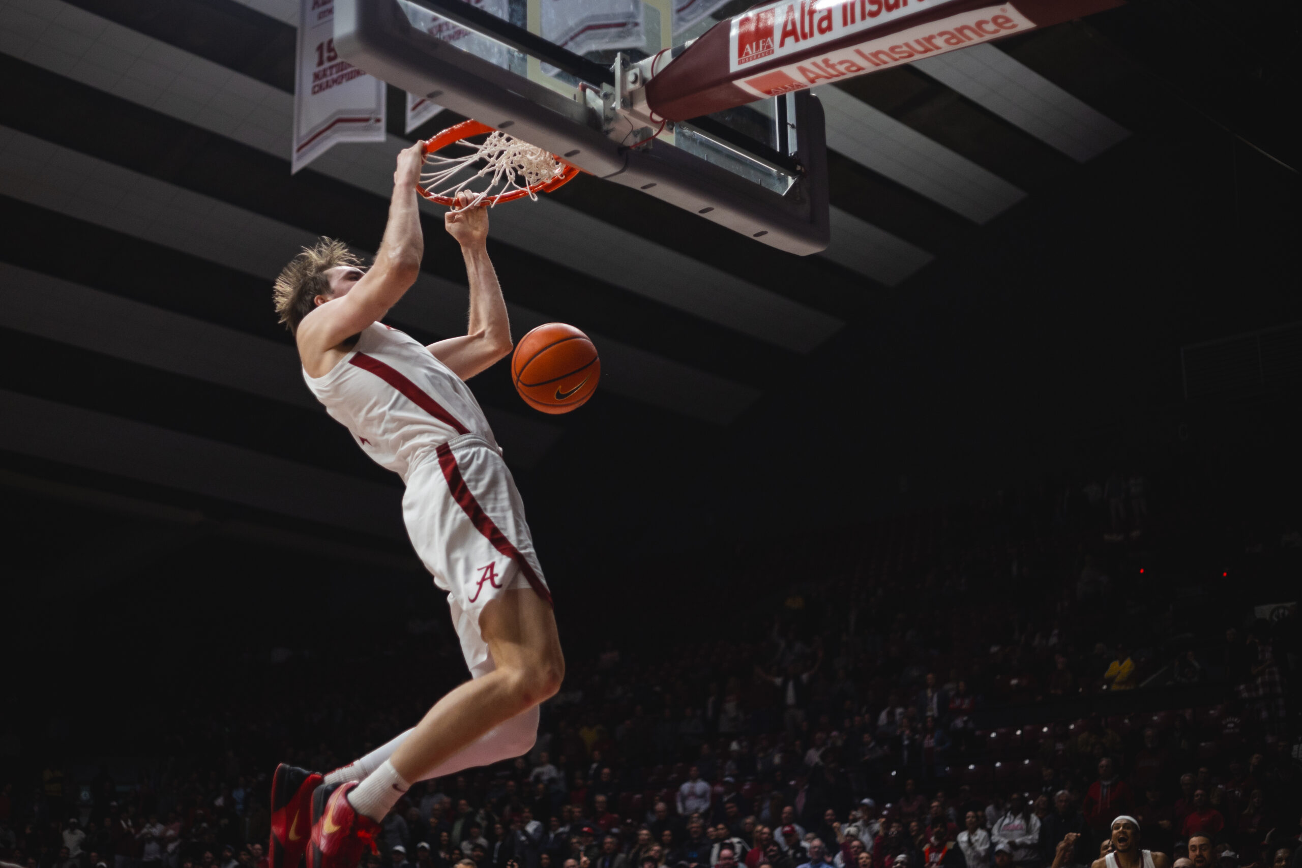 Alabama cracks triple digits again, defeats Vanderbilt