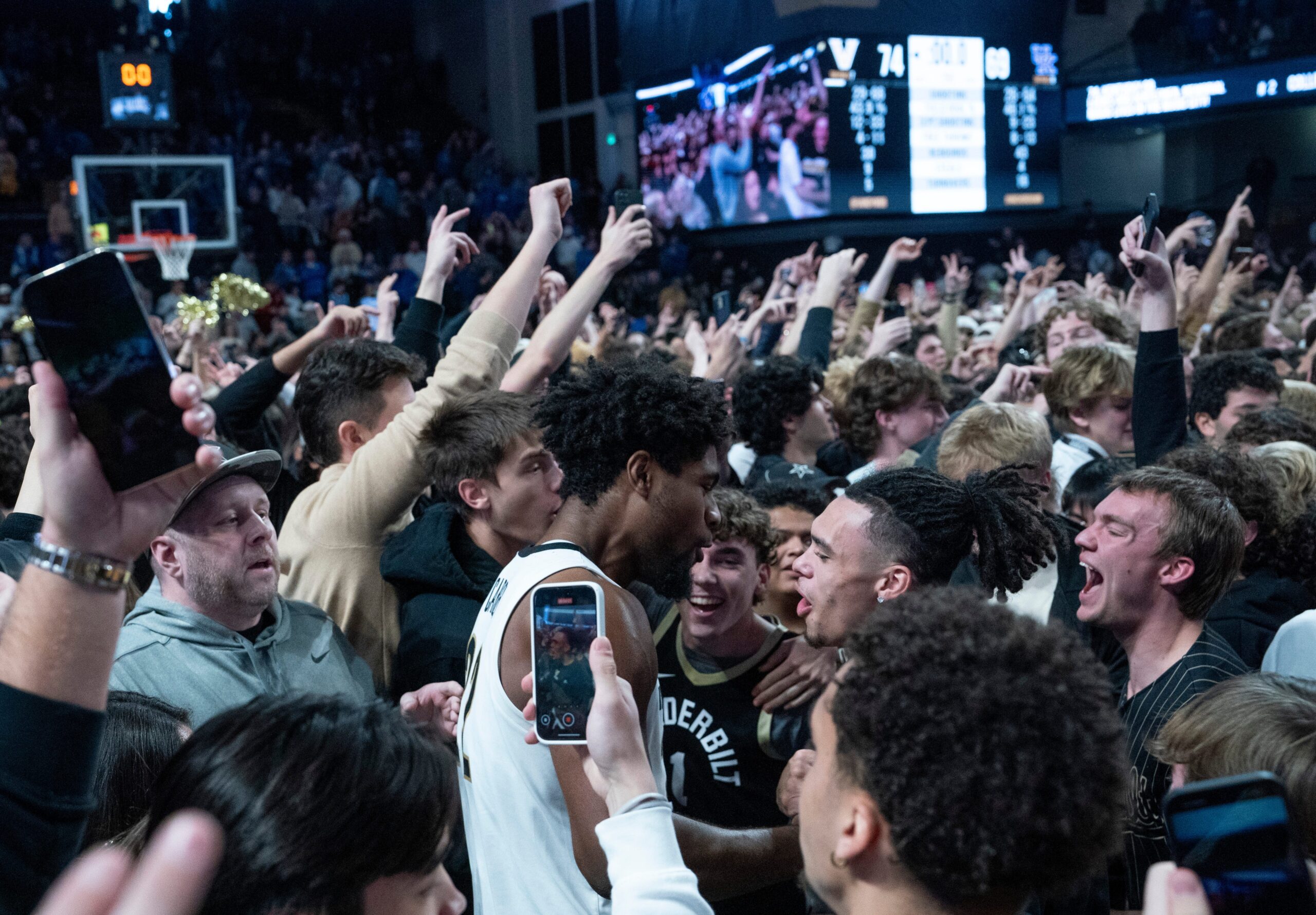 SEC fines Vanderbilt again for storming the court after win over Kentucky