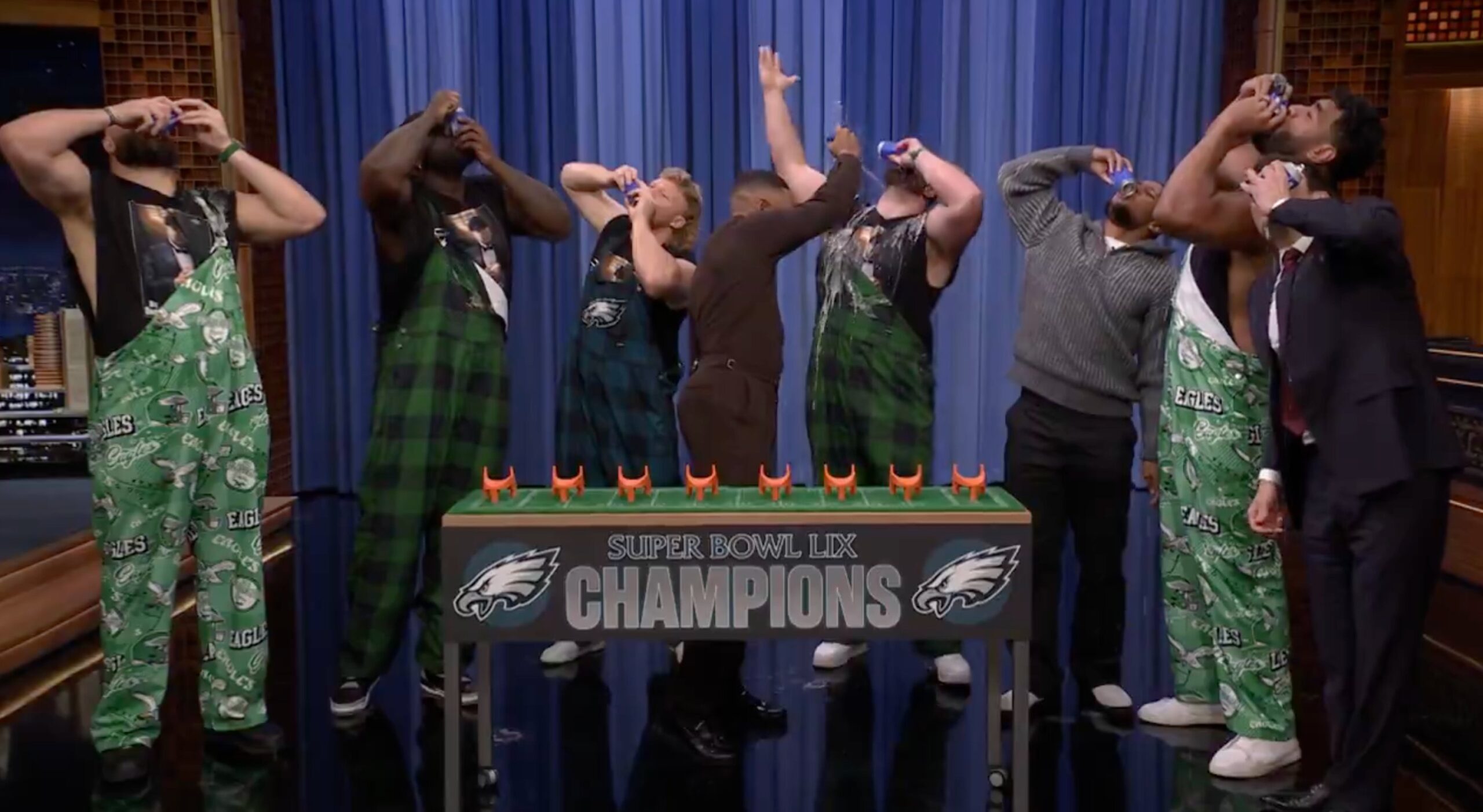 Former Alabama OL Landon Dickerson calls out Jalen Hurts for ‘interference’ when shotgunning beer on ‘Tonight Show’