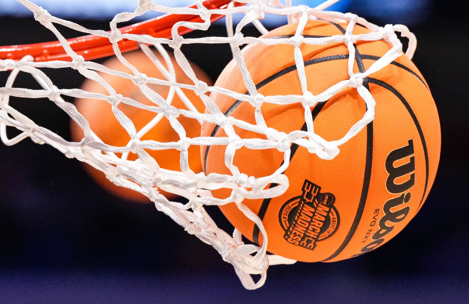 Joe Lunardi updates bracketology projections following Tennessee, Arkansas wins