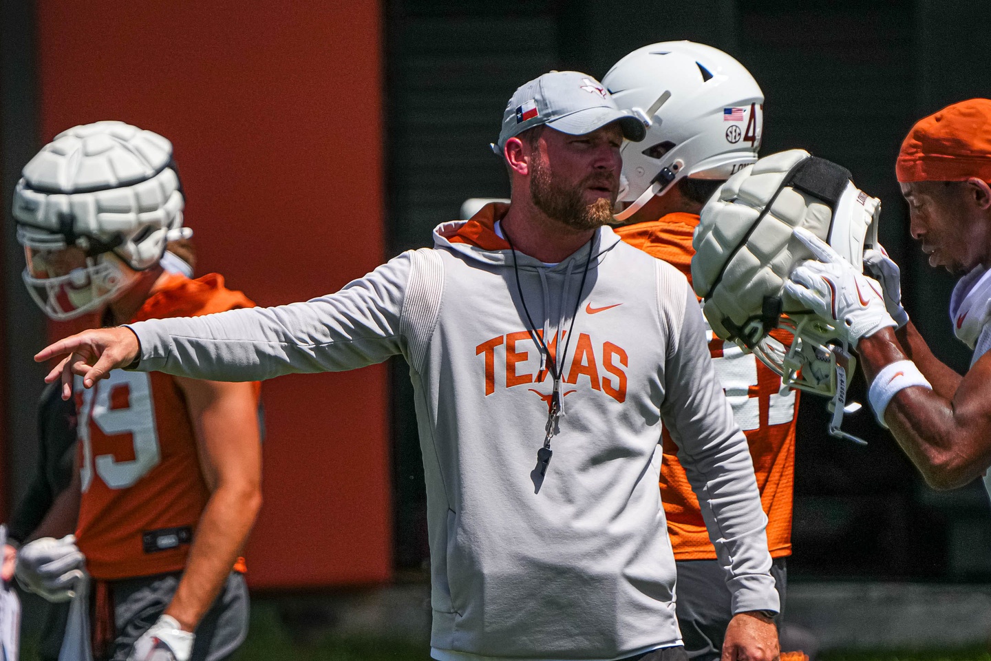Texas safeties coach Blake Gideon reportedly joining Georgia Tech staff