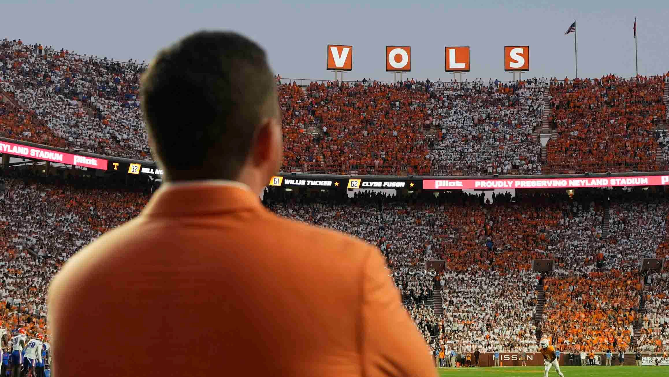 Tennessee fans alter, burn Nico Iamaleava jerseys following QB’s controversial exit