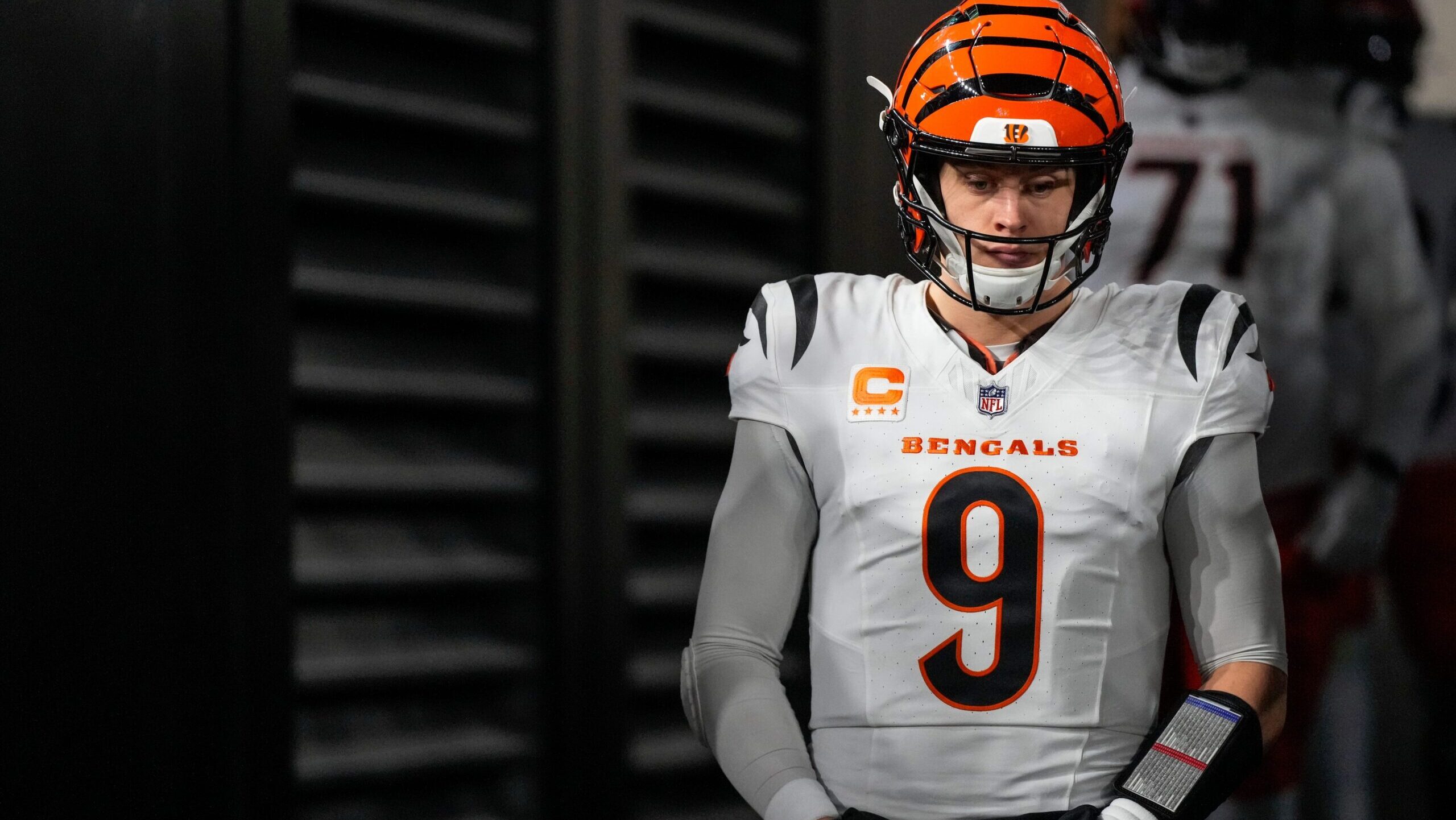 Joe Burrow feared to have suffered significant injury that would require surgery, per report