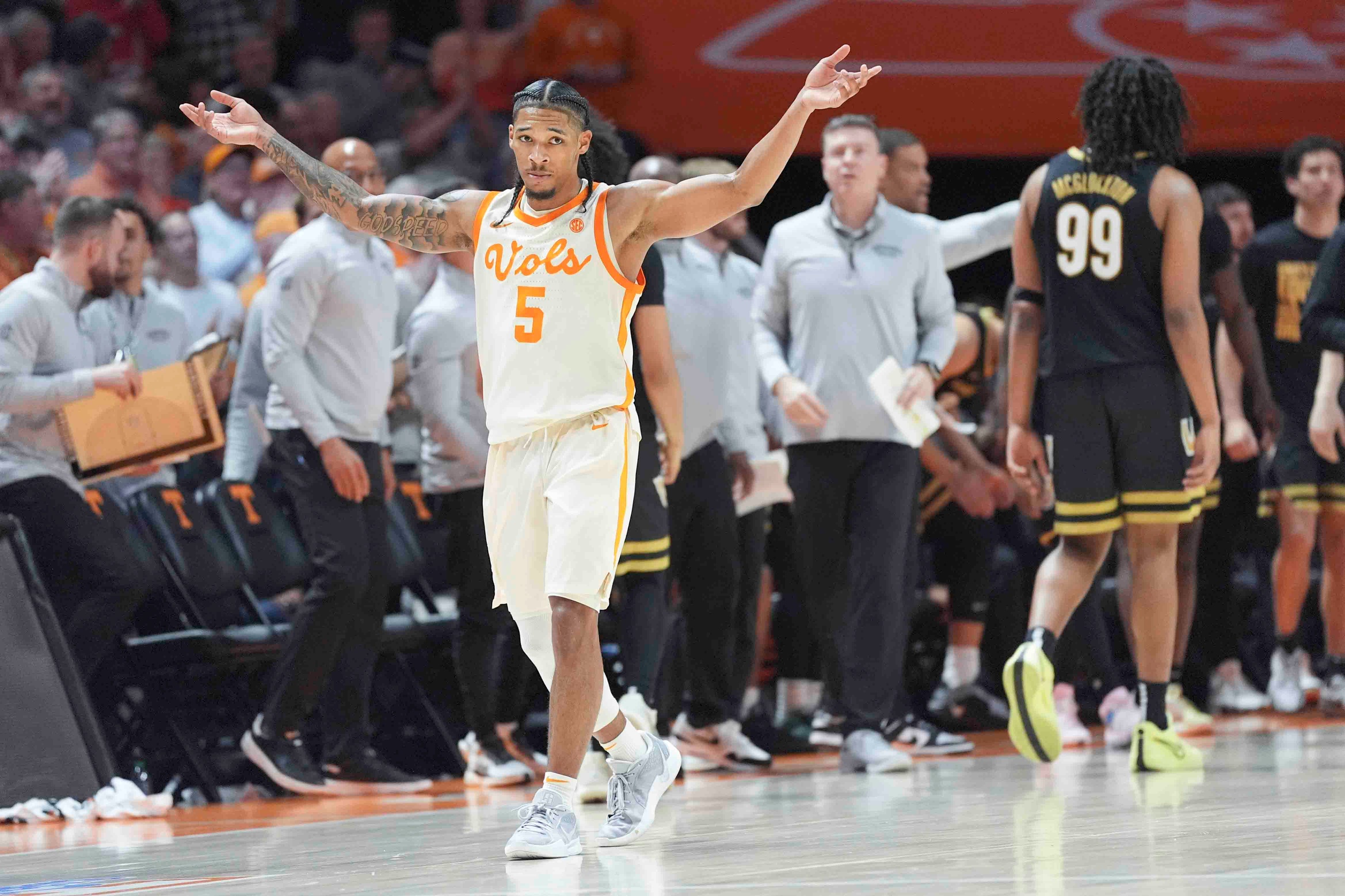 Zakai Zeigler discusses how Rick Barnes ‘lit a little fire’ under Tennessee during comeback win over Vanderbilt