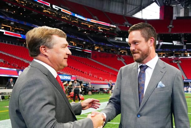 Dan Lanning just signed a new contract at Oregon.