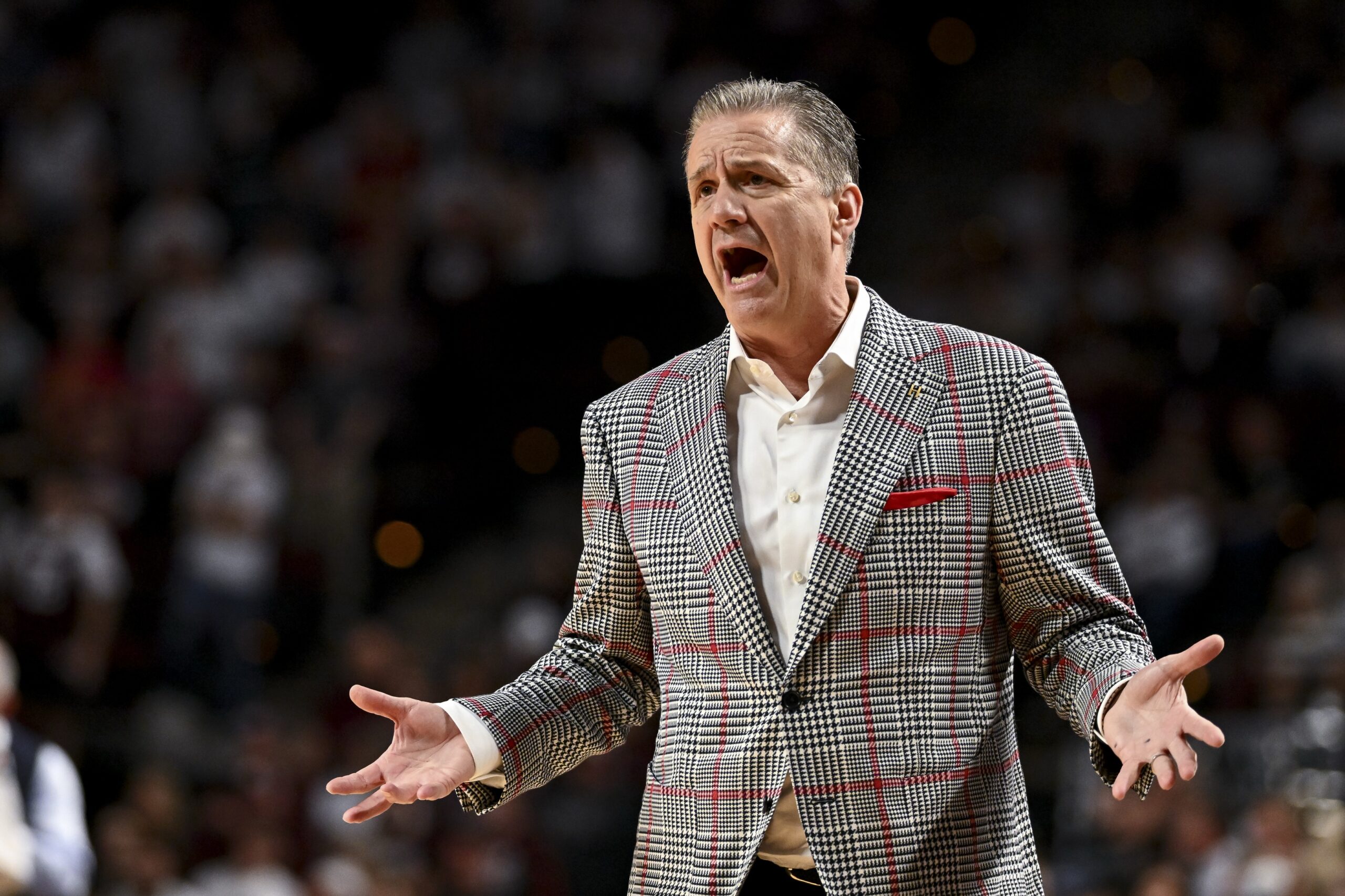 Arkansas comes unglued in disastrous first half against South Carolina