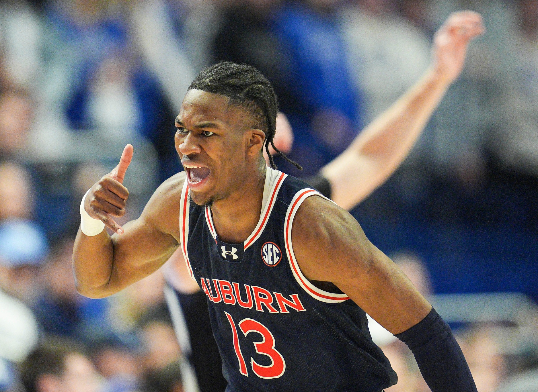 Auburn handles Kentucky on the road as Tiger guards go off