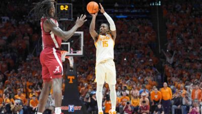 Tennessee's Jahmai Mashack drills a game-winning 3-pointer over Alabama.