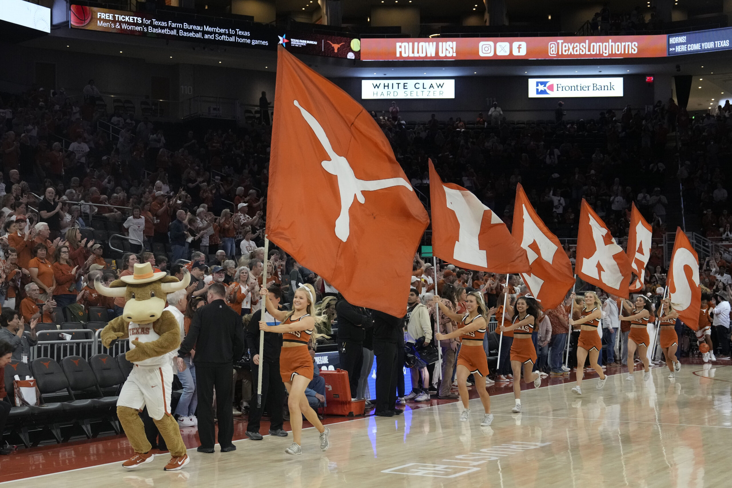 Texas reportedly lines up head coach to replace Rodney Terry