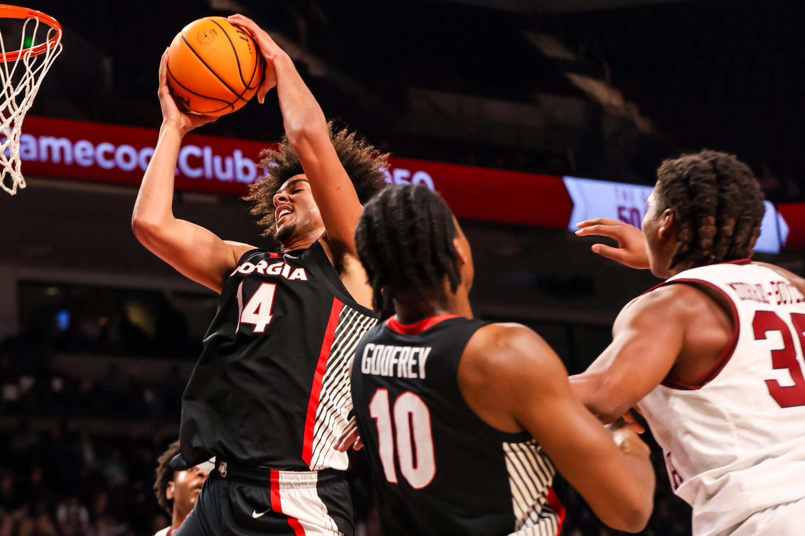 Georgia outlasts South Carolina, likely secures NCAA Tournament bid