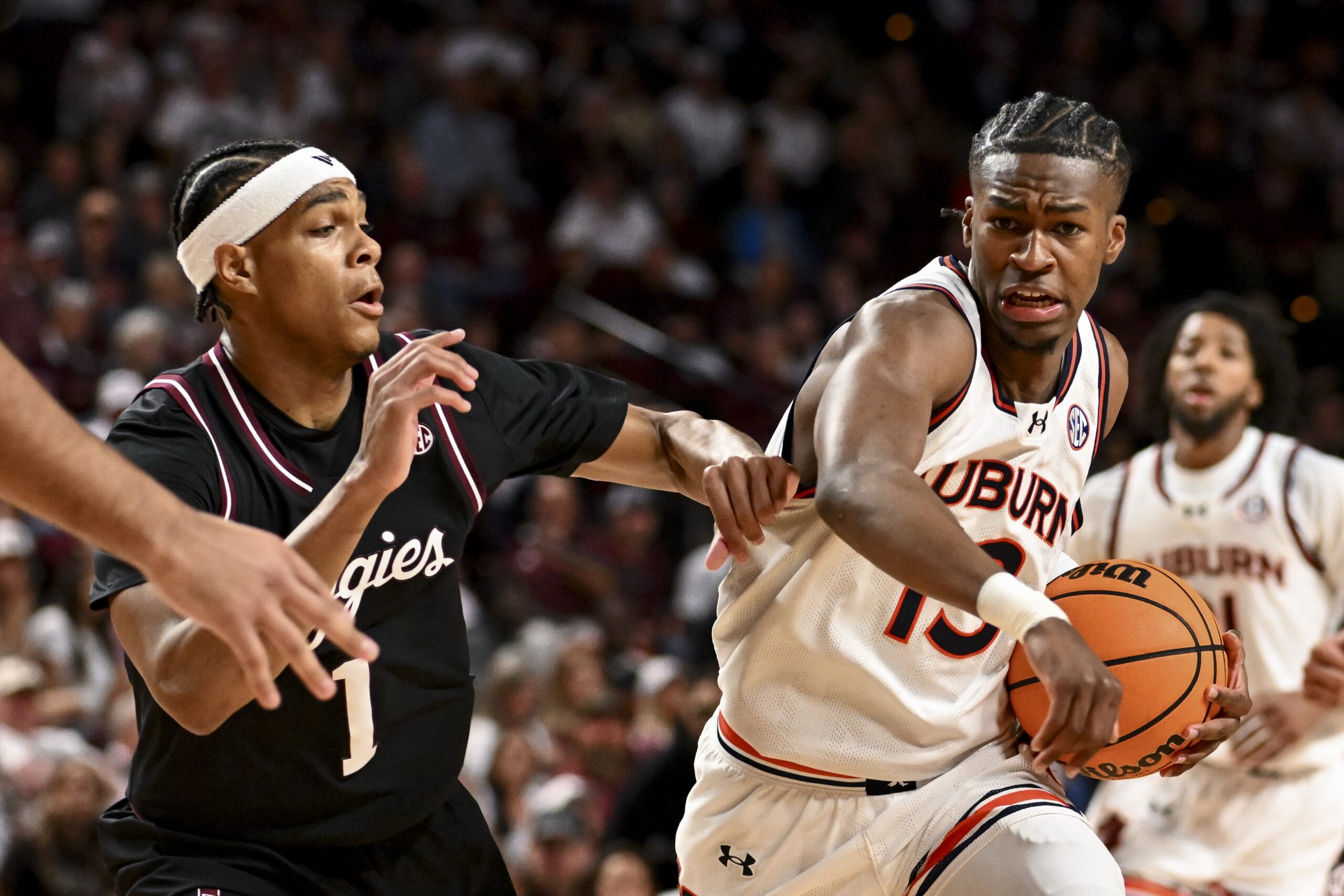 Texas A&M stuns Auburn to snap 4-game losing streak