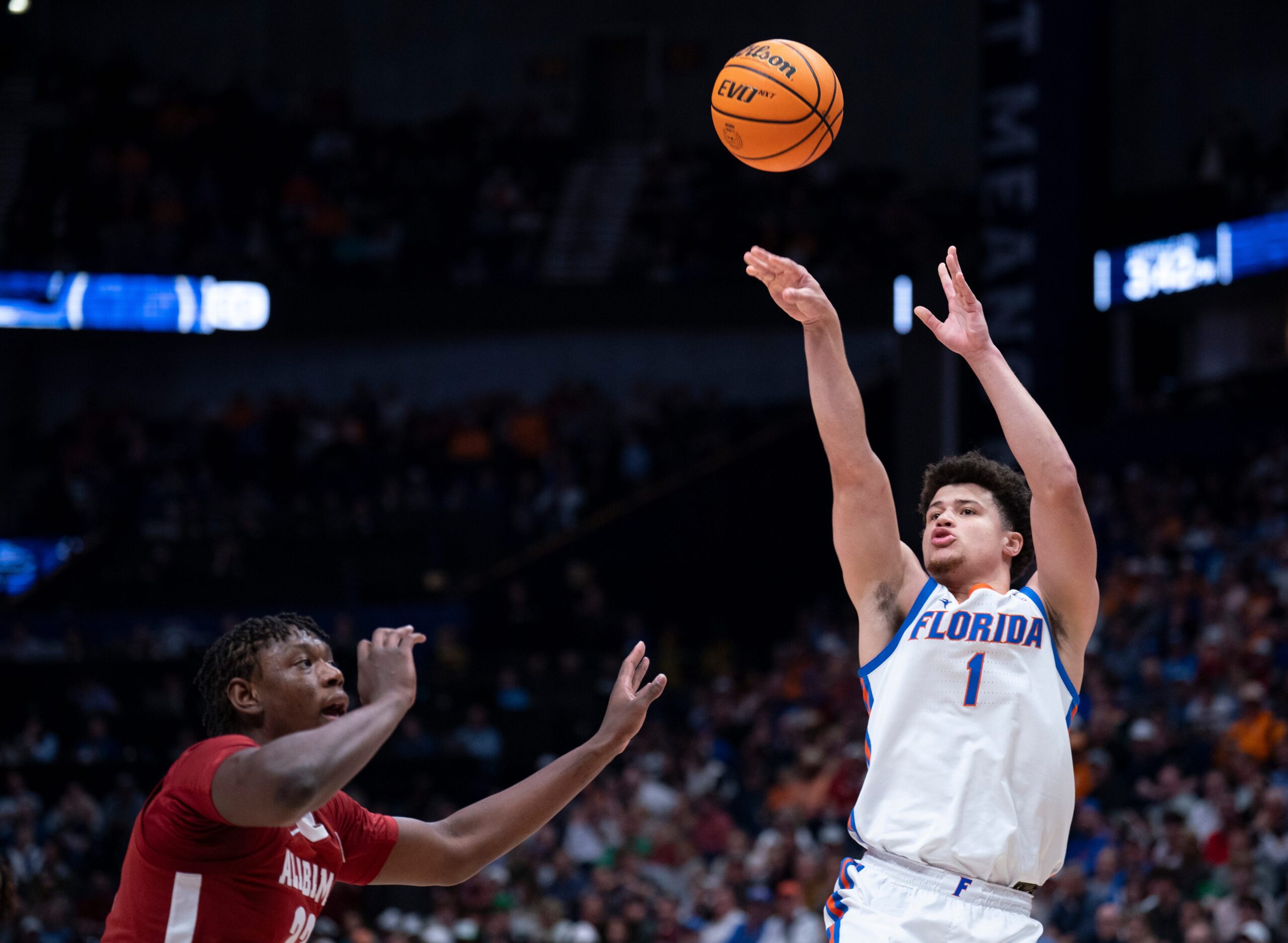 Florida incinerates Alabama, rolls into SEC Tournament title game