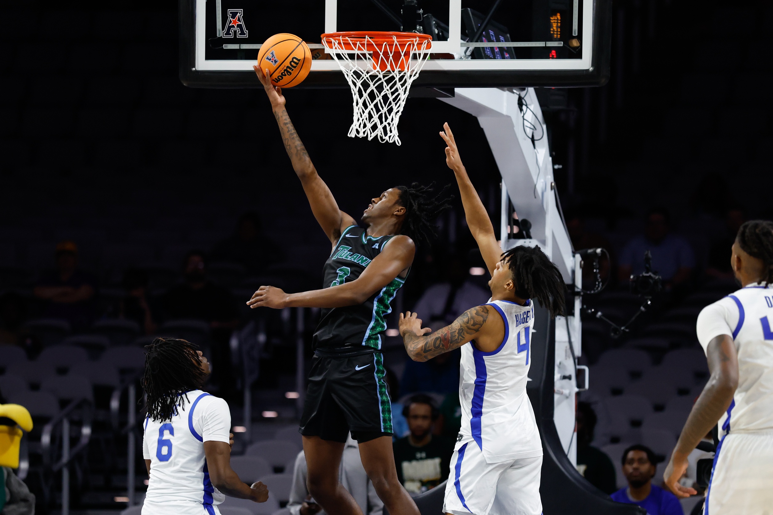 Kentucky lands transfer pledge from former Tulane wing Kam Williams