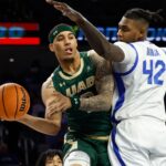 Yaxel Lendeborg of UAB makes a play against Memphis.