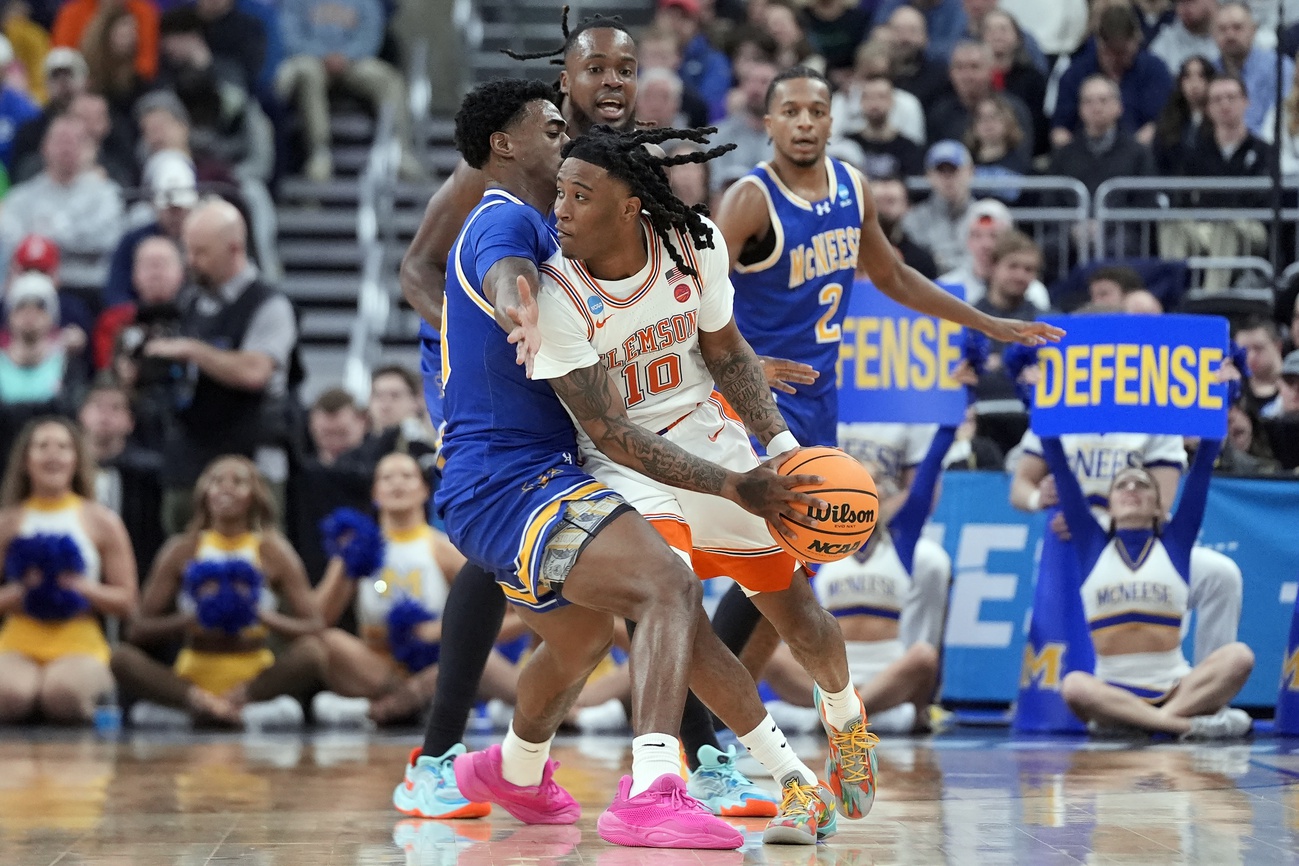 Clemson looks grotesque in first half as ACC’s horrible NCAA Tournament start continues