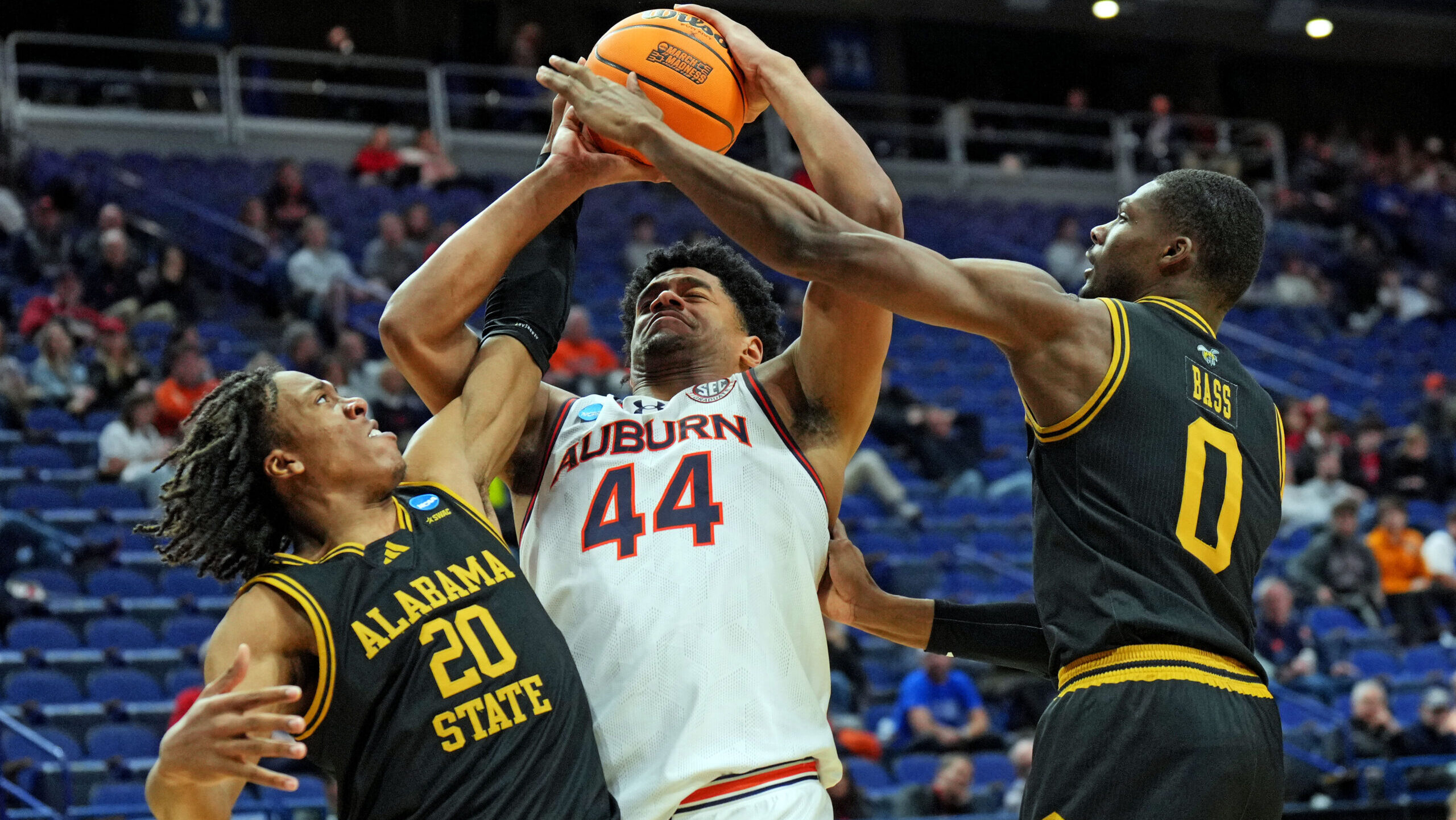 Dylan Cardwell dissects Auburn’s recent struggles, predicts ‘a statement’ game in Round 2