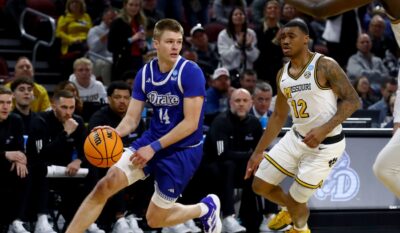Bennett Stirtz of Drake dribbles the ball against Mizzou.