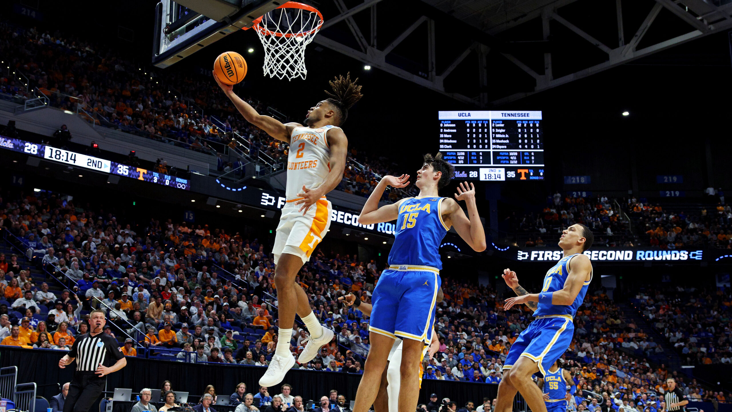 Chaz Lanier, Zakai Zeigler lead Tennessee to win over UCLA for 3rd straight Sweet 16