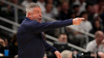 Bruce Pearl is shown.