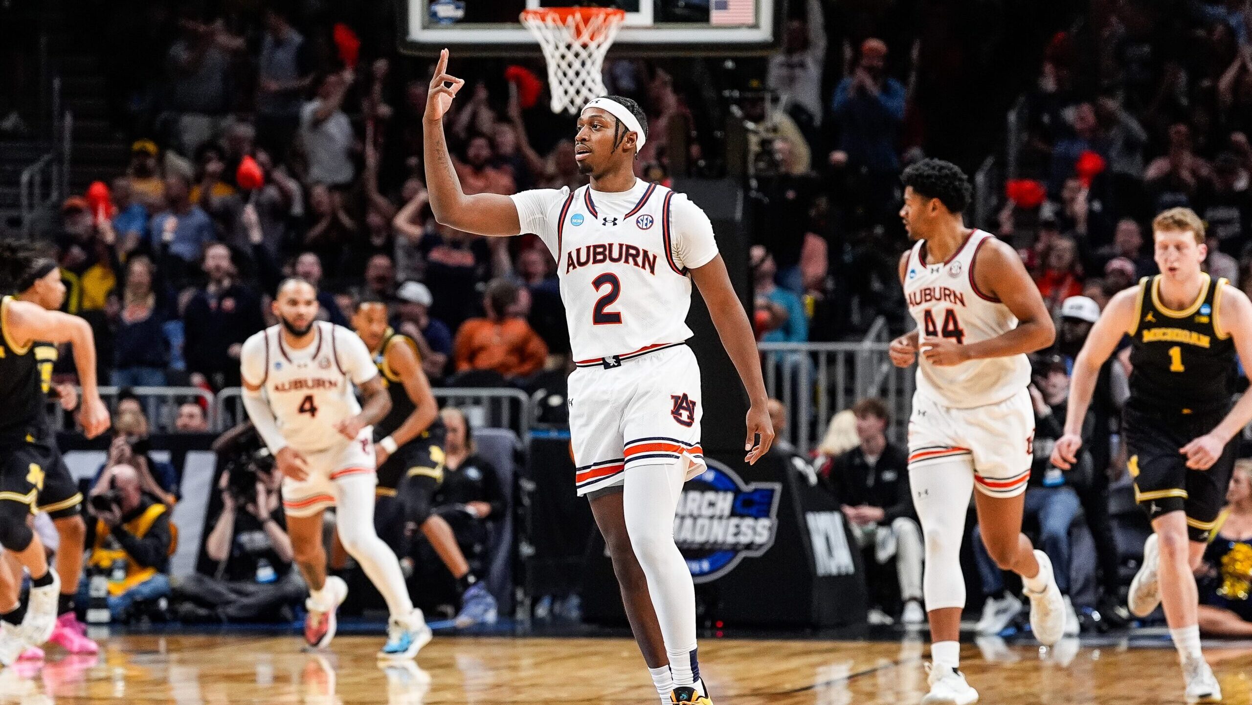 Auburn overcomes sloppy start to take down Michigan in Sweet 16