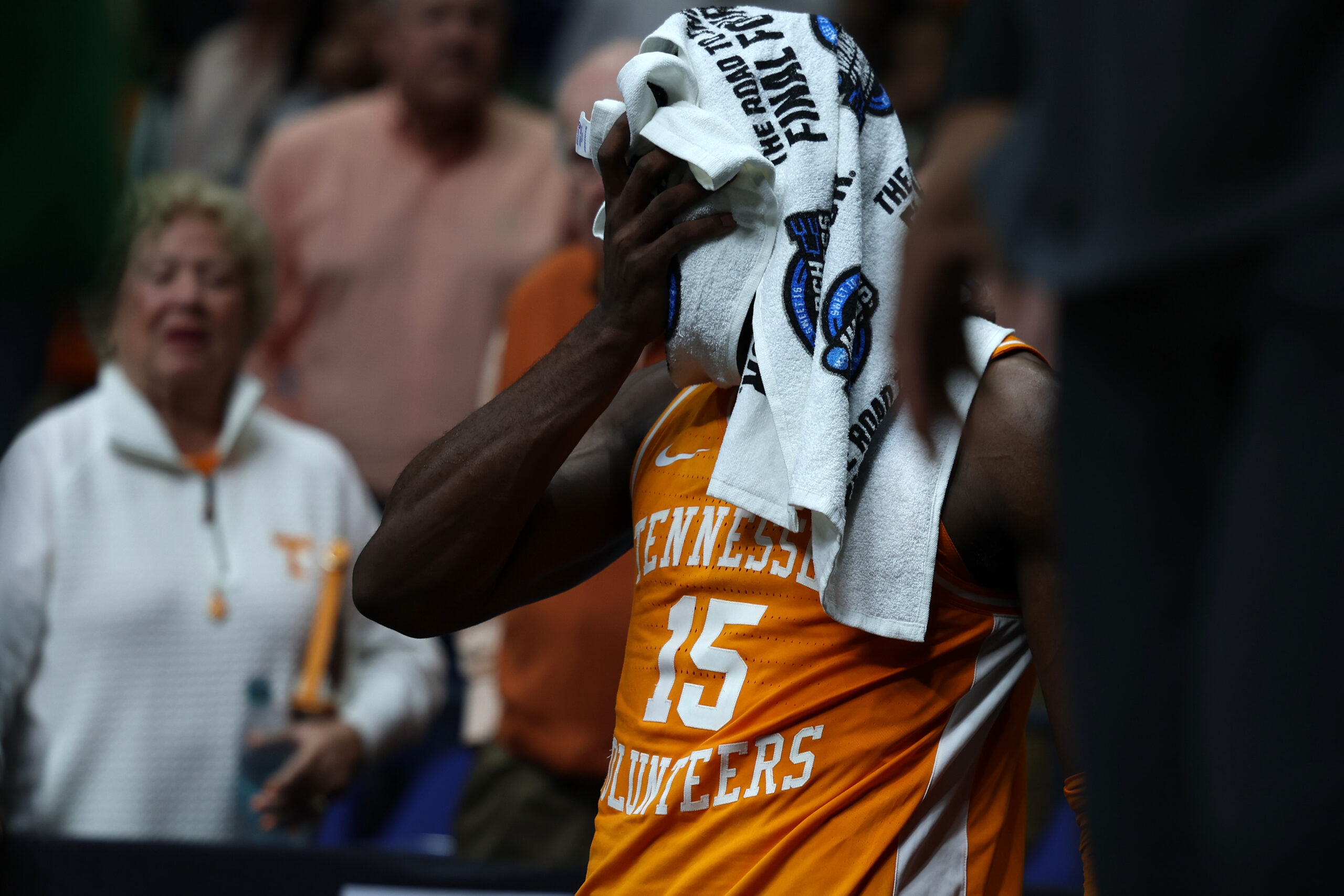 Fans, media react to Tennessee failing to make Final Four again