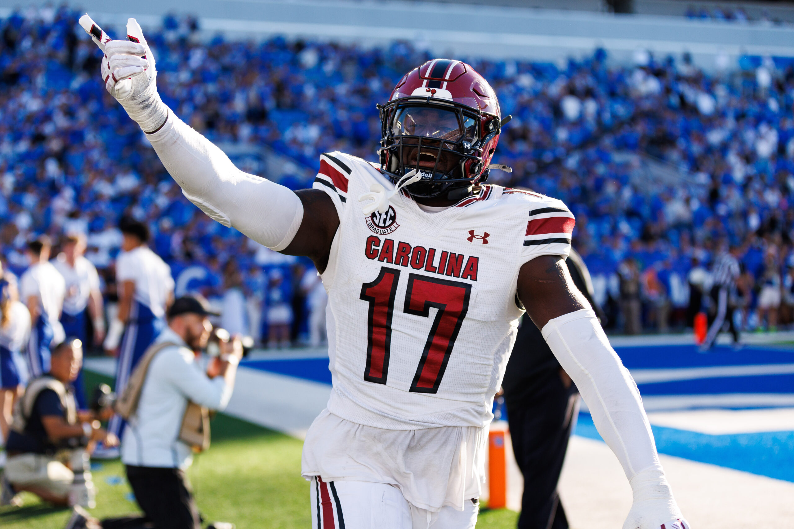 Demetrius Knight Jr. has heartwarming reaction to draft call with the Bengals