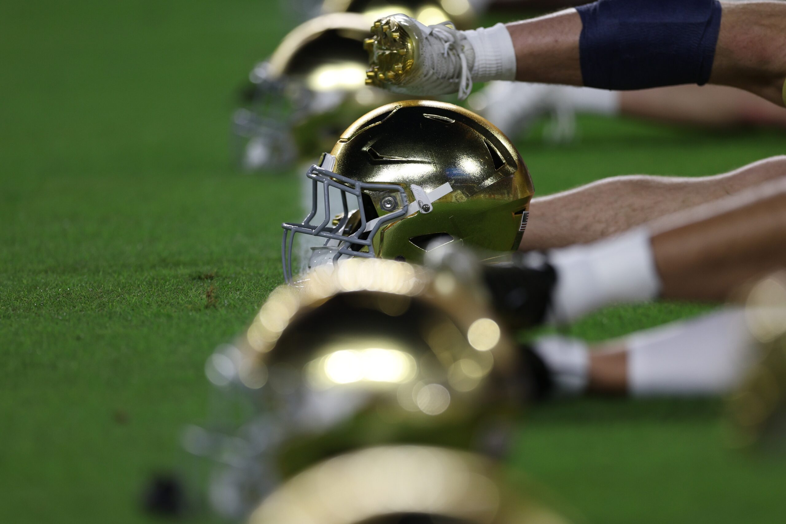 Notre Dame quarterback reportedly entering transfer portal following spring competition
