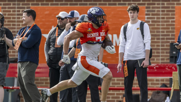 Jack Bech runs at the Senior Bowl.