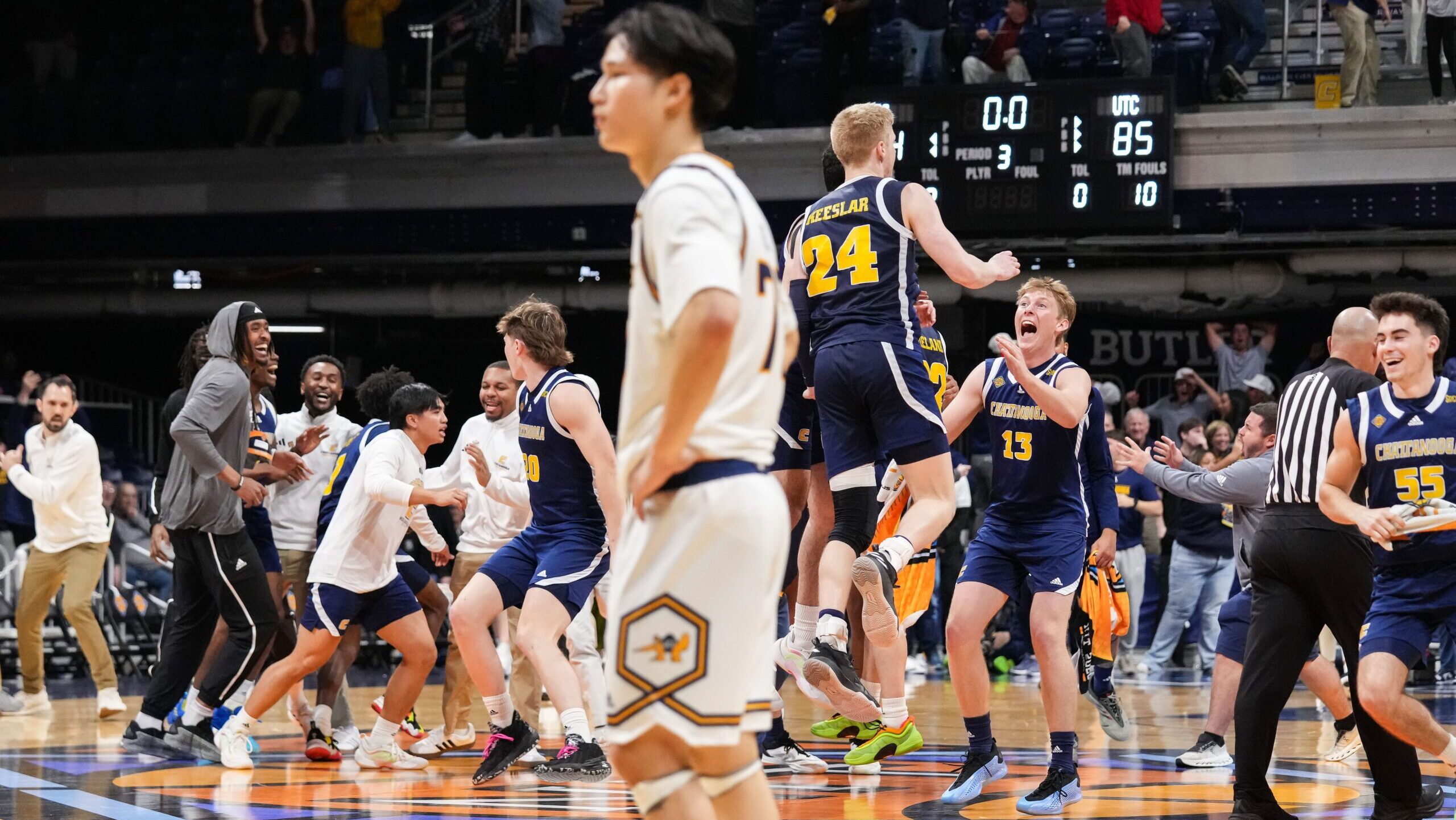 Chattanooga survives dramatic buzzer-beater attempt to win NIT Final