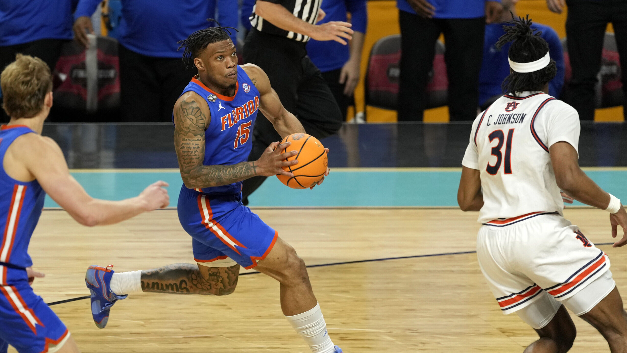 Florida opens as slight favorite over Houston in 2025 National Championship Game