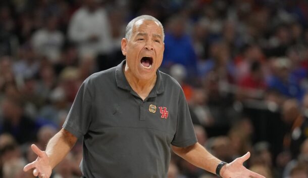 Kelvin Sampson yells at his Houston team during the NCAA Tournament title game.