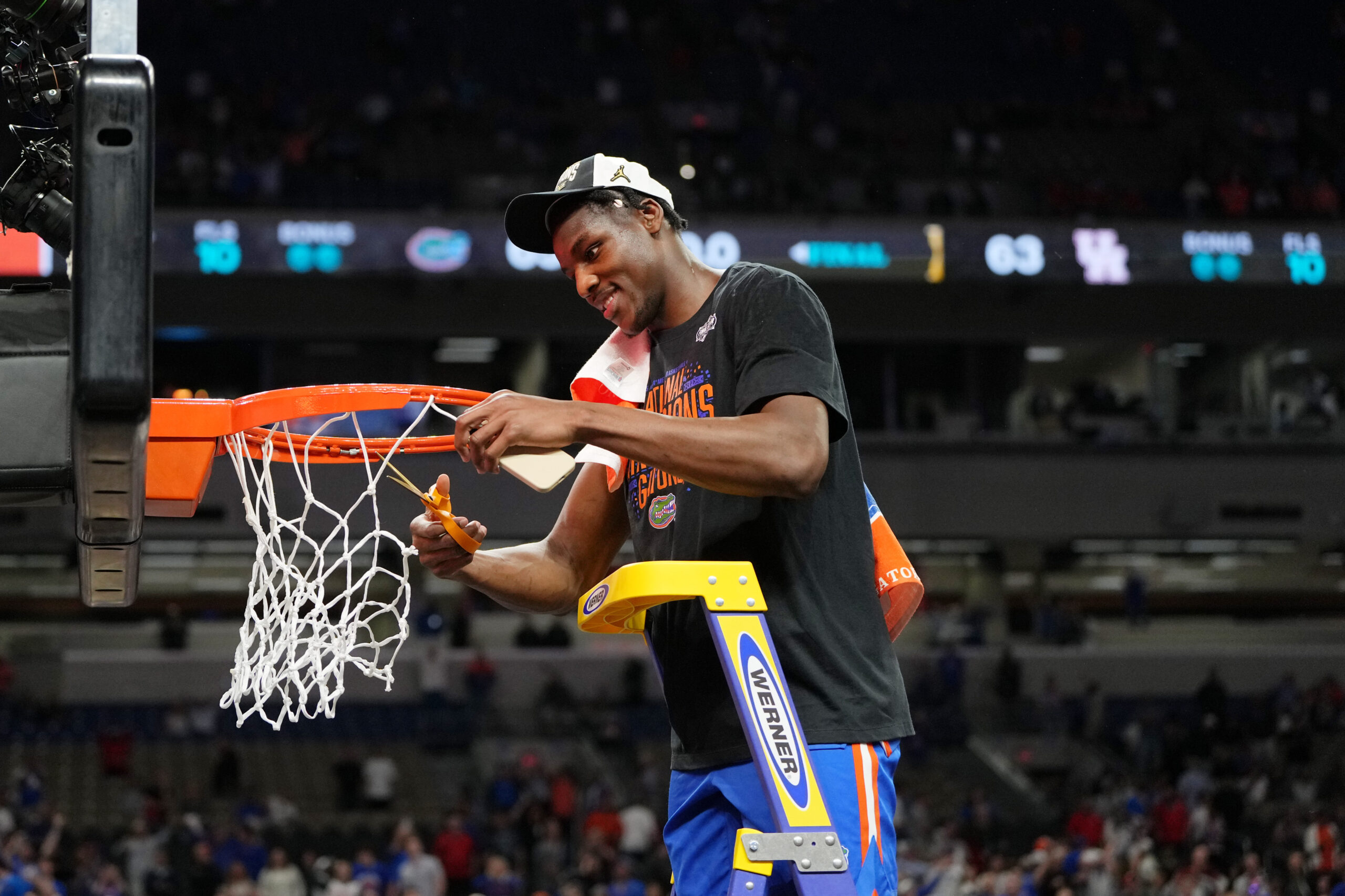 Florida center Rueben Chinyelu declares for 2025 NBA Draft