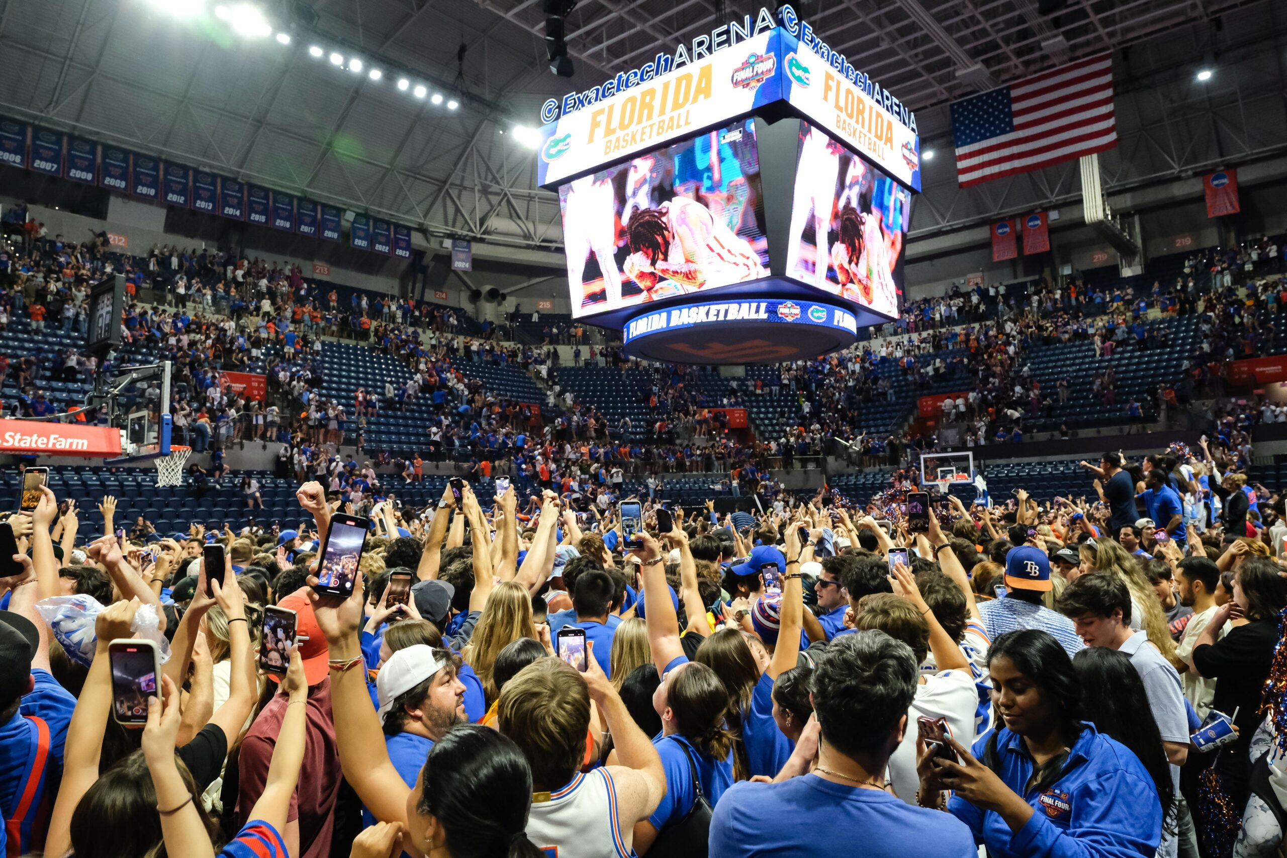 Florida fans enjoy epic celebration in Gainesville following national title win