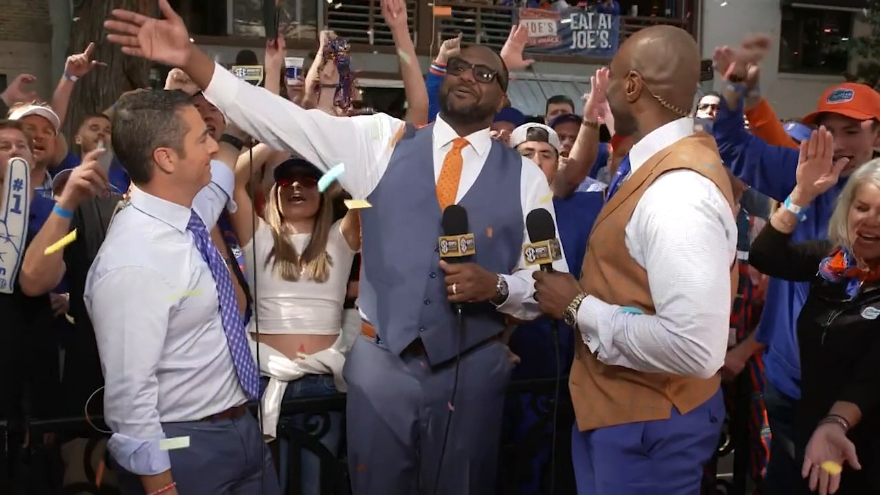 SEC Network analysts in San Antonio drowned out by Florida fans singing ‘I Won’t Back Down’ 