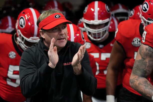 Kirby Smart fires up his Georgia team before a game.