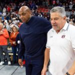 Auburn head coach Bruce Pearl and Charles Barkley.