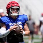 John Mateer looks to throw a pass during Oklahoma's spring game.