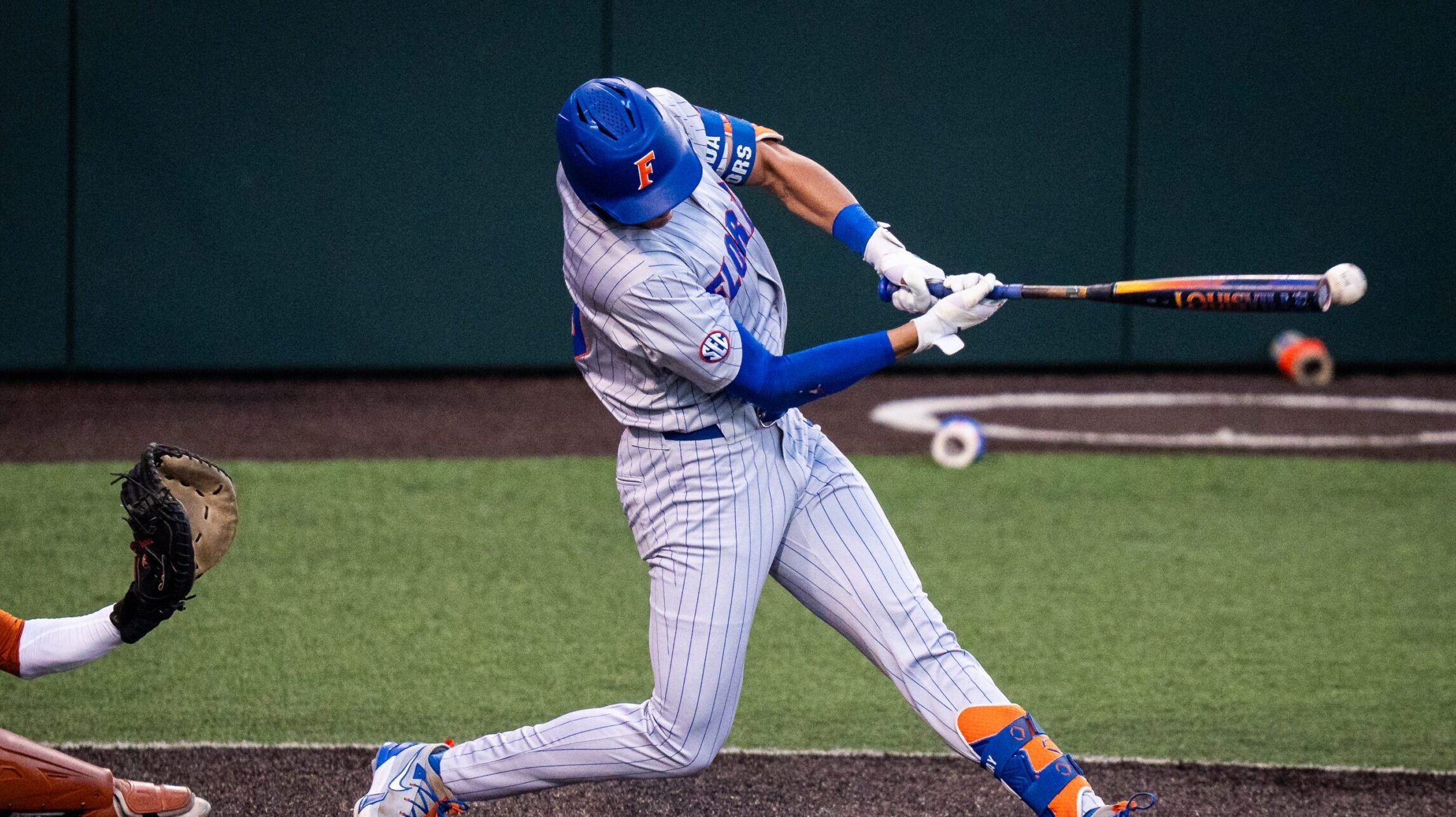 Florida fights off elimination with blowout win over Fairfield