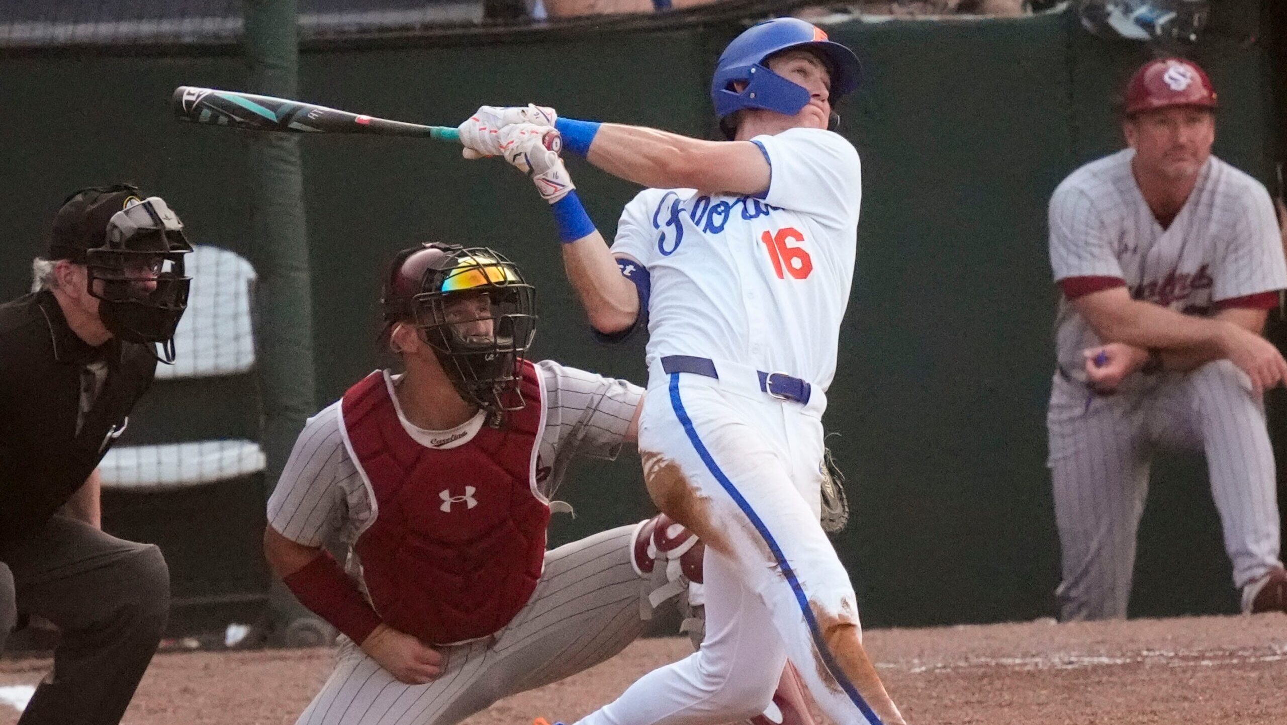 Florida powers past South Carolina to advance in SEC Tournament
