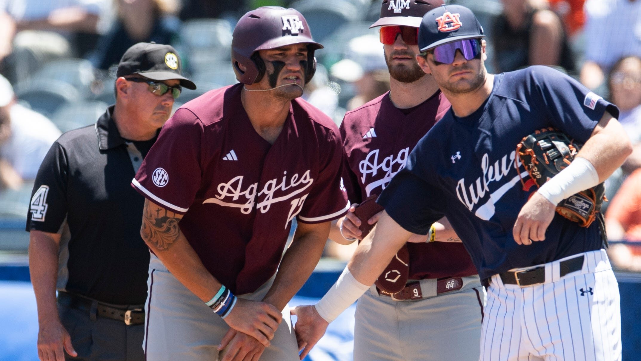 Jace LaViolette comments on playing through fractured hand in SEC Tournament