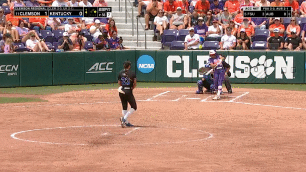 Clemson in action vs. Kentucky.