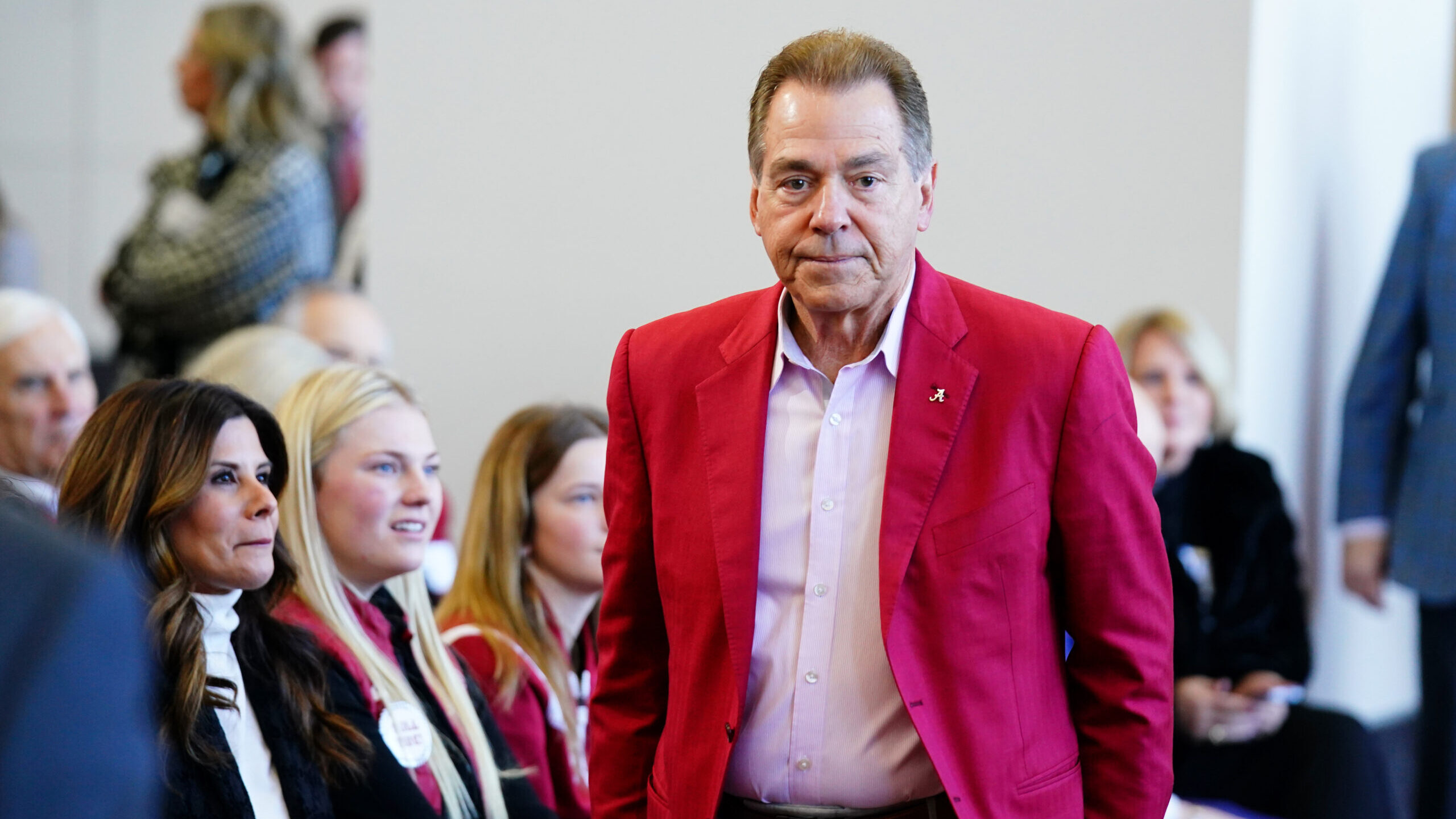 Nick Saban chips in during pivotal Alabama recruiting weekend
