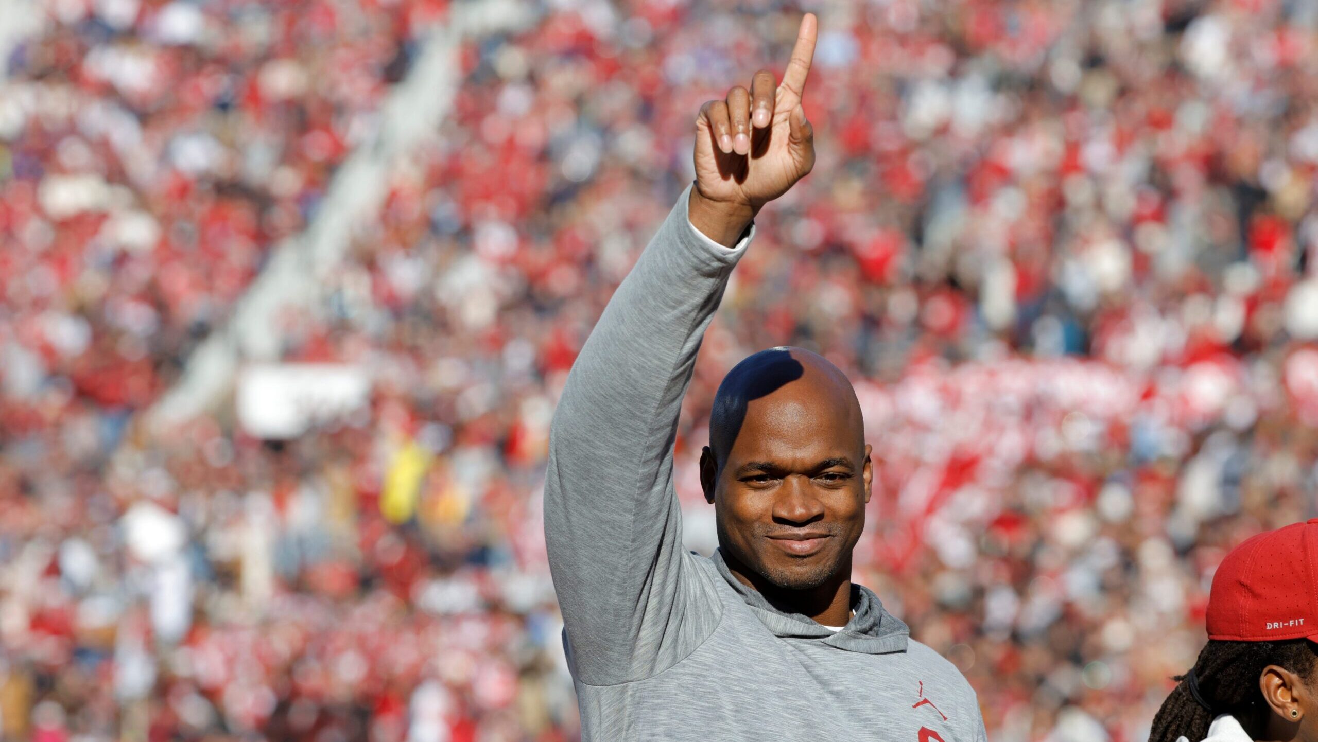 Adrian Peterson involved in poker-related fistfight, video shows